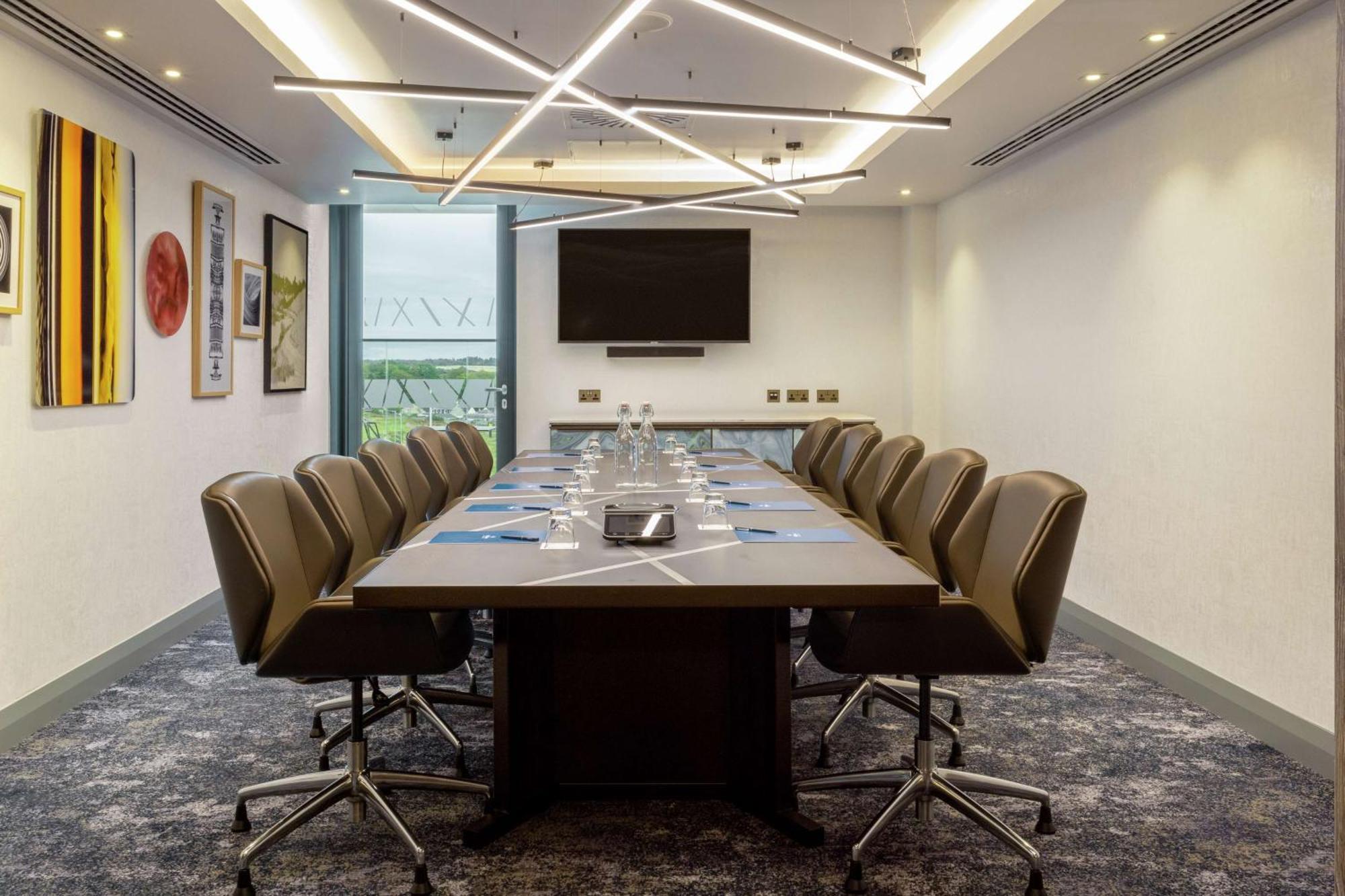 Hilton Aberdeen Teca Екстериор снимка